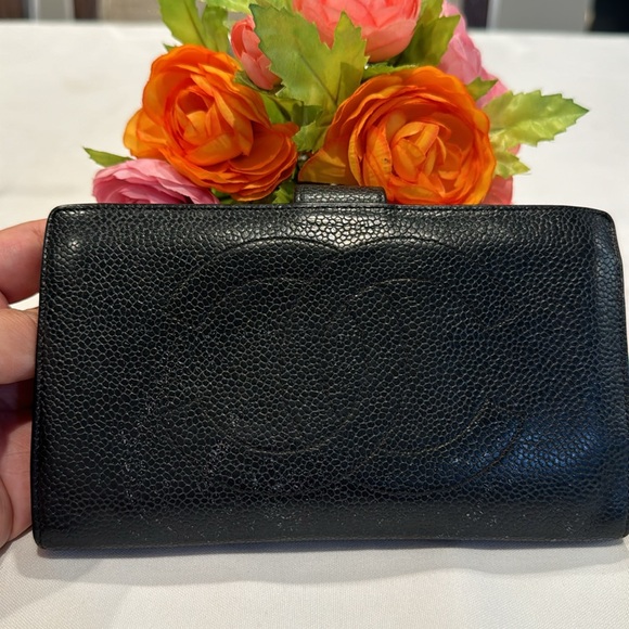 CHANEL Black Wallet - Picture 2 of 16